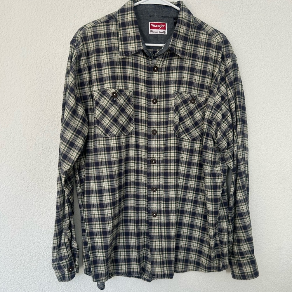 Wrangler Navy and Cream Plaid Flannel Men’s Shirt XL